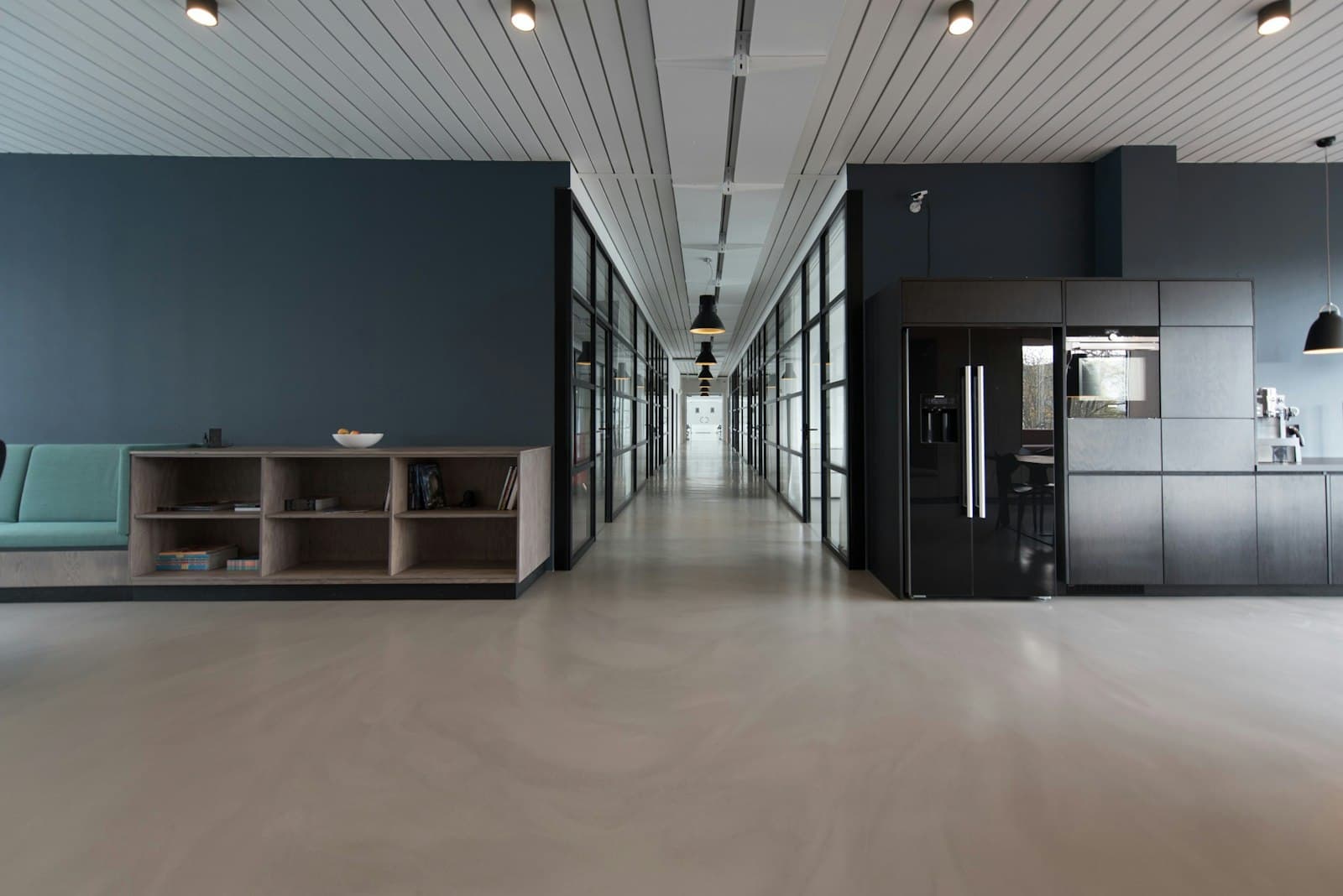 Layanan Interior Kantor oleh Simetris Desain di Bandung